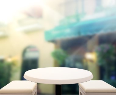 Masa üstü ve Blur Binası arka plan