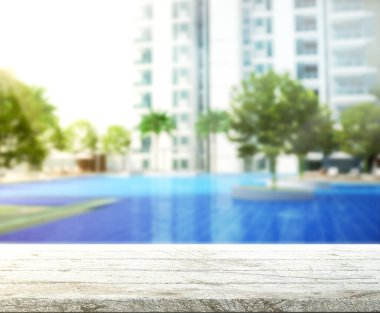 ahşap masa üst arka plan ve Havuzu