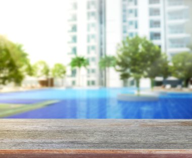 ahşap masa üst arka plan ve Havuzu