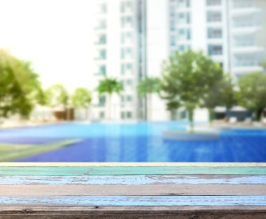 ahşap masa üst arka plan ve Havuzu