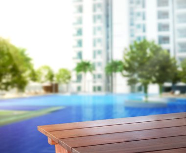 ahşap masa üst arka plan ve Havuzu