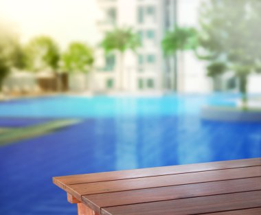 ahşap masa üst arka plan ve Havuzu