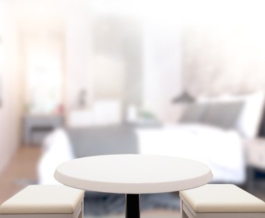 Masa üstü ve bulanıklık arka planda yatak odası