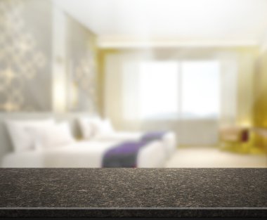 Masa üstü ve bulanıklık arka planda yatak odası