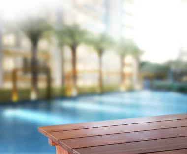 ahşap masa üst arka plan ve Havuzu