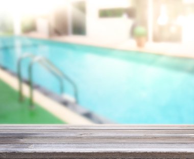 ahşap masa üst arka plan ve Havuzu