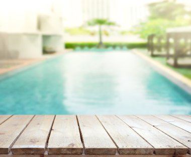 ahşap masa üst arka plan ve Havuzu
