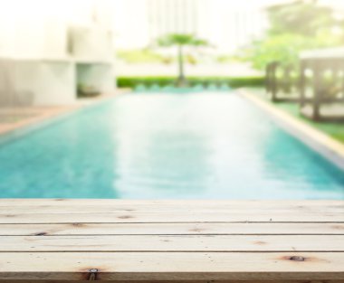 ahşap masa üst arka plan ve Havuzu