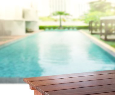 ahşap masa üst arka plan ve Havuzu