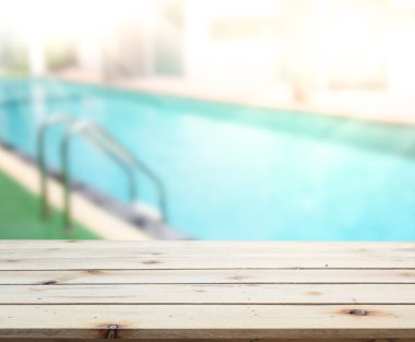 ahşap masa üst arka plan ve Havuzu