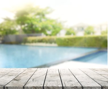 ahşap masa üst arka plan ve Havuzu
