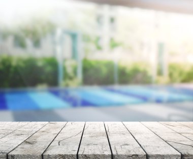 ahşap masa üst arka plan ve Havuzu