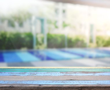 ahşap masa üst arka plan ve Havuzu