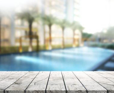 ahşap masa üst arka plan ve Havuzu