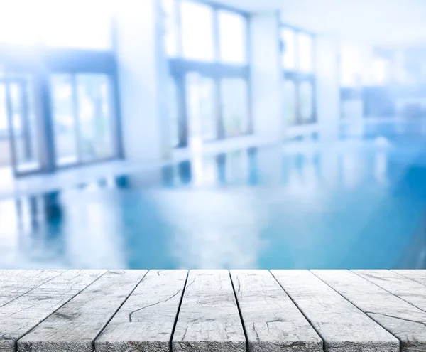 Wood Table Top Background And Pool — Stock Photo, Image