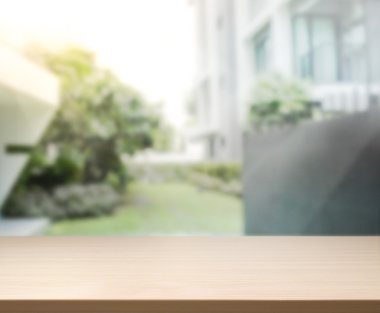 Top masa ve bina, arka plan bulanıklık