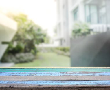 Top masa ve bina, arka plan bulanıklık