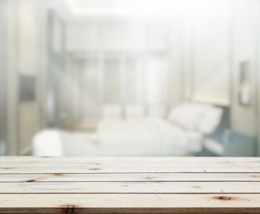 Masa üstü ve bulanıklık arka planda yatak odası