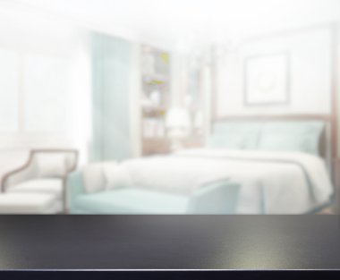 Masa üstü ve bulanıklık arka planda yatak odası