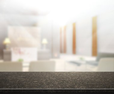 Arka planda Office ahşap masa