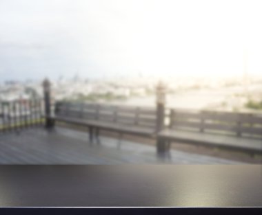 Top masa ve bina, arka plan bulanıklık