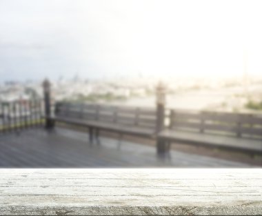 Top masa ve bina, arka plan bulanıklık