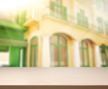 Top masa ve bina, arka plan bulanıklık