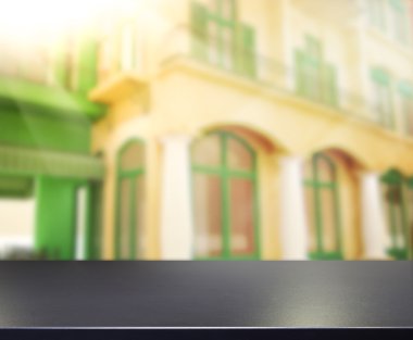 Top masa ve bina, arka plan bulanıklık