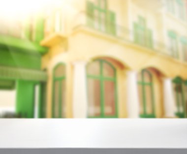 Top masa ve bina, arka plan bulanıklık