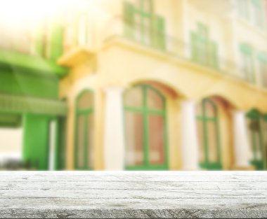 Top masa ve bina, arka plan bulanıklık