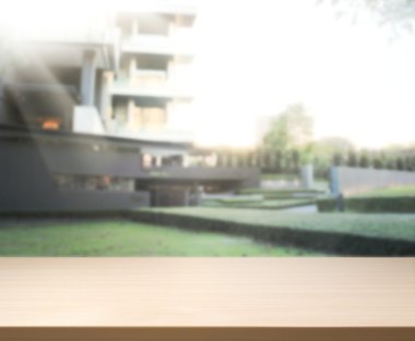 Top masa ve bina, arka plan bulanıklık