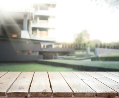 Top masa ve bina, arka plan bulanıklık