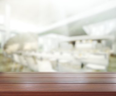 Top masa ve bina, arka plan bulanıklık