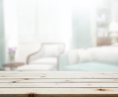 Masa üstü ve bulanıklık arka planda yatak odası