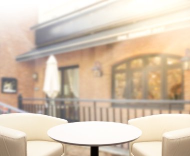 Top masa ve bina, arka plan bulanıklık