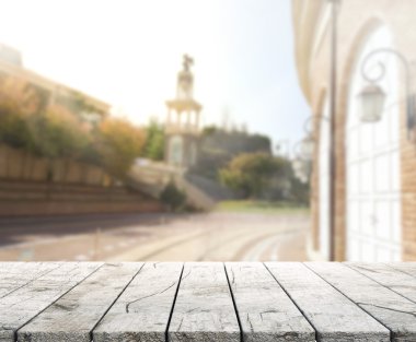 Top masa ve bina, arka plan bulanıklık