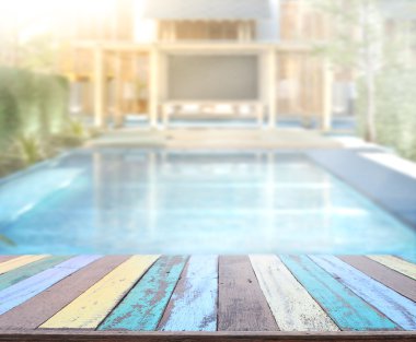 ahşap masa artalanını üst ve Havuzu