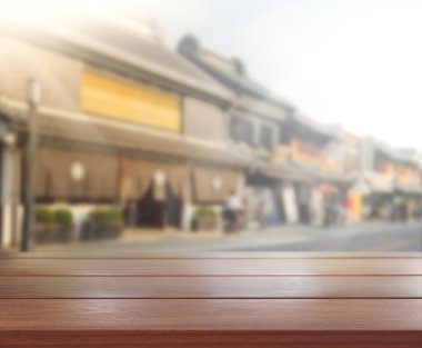 Top masa ve bina, arka plan bulanıklık