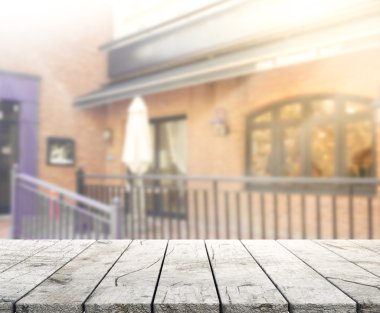 Top masa ve bina, arka plan bulanıklık