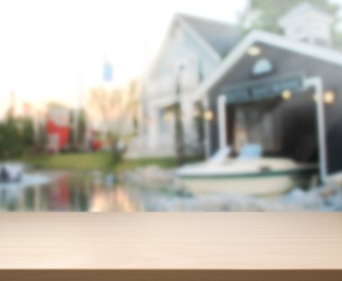 Top masa ve bina, arka plan bulanıklık