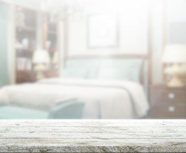 Masa üstü ve bulanıklık arka planda yatak odası