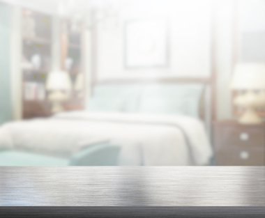 Masa üstü ve bulanıklık arka planda yatak odası