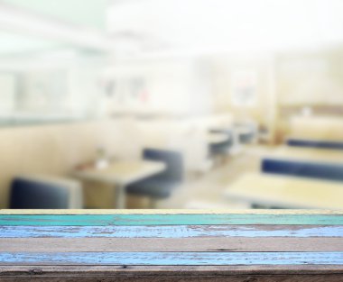 Top masa ve bina, arka plan bulanıklık