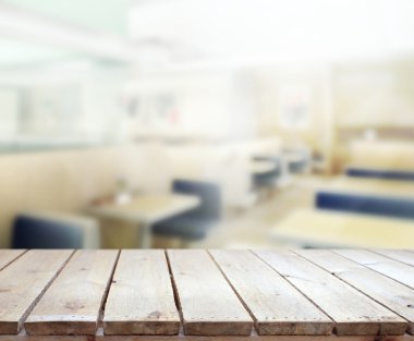 Top masa ve bina, arka plan bulanıklık