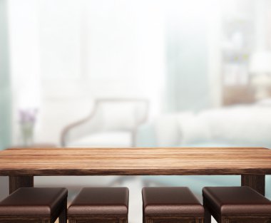 Masa üstü ve bulanıklık arka planda yatak odası