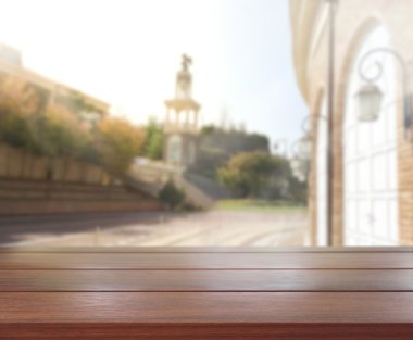 Top masa ve bina, arka plan bulanıklık