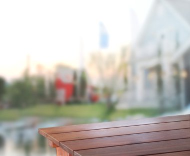 Top masa ve bina, arka plan bulanıklık