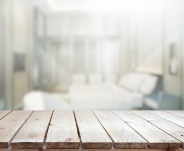 Masa üstü ve bulanıklık arka planda yatak odası