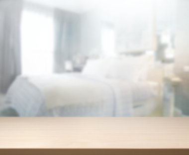 Masa üstü ve bulanıklık arka planda yatak odası