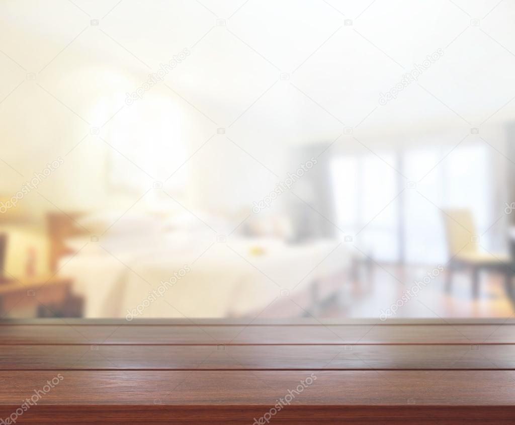表顶部和模糊背景在卧室里 图库照片 C Nuttapoldpspt